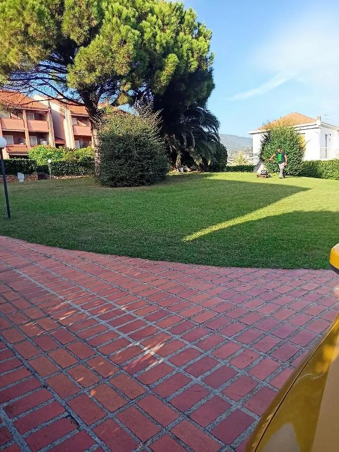 Apartment Grazioso Appartamento A Loano